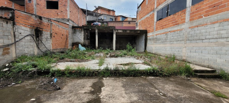 Imagem Imóvel com 2 Quartos à Venda, 650 m² em Jardim Itacolomi - Itapevi Imagem Imóvel com 2 Quartos à Venda, 650 m² em Jardim Itacolomi - Itapevi
