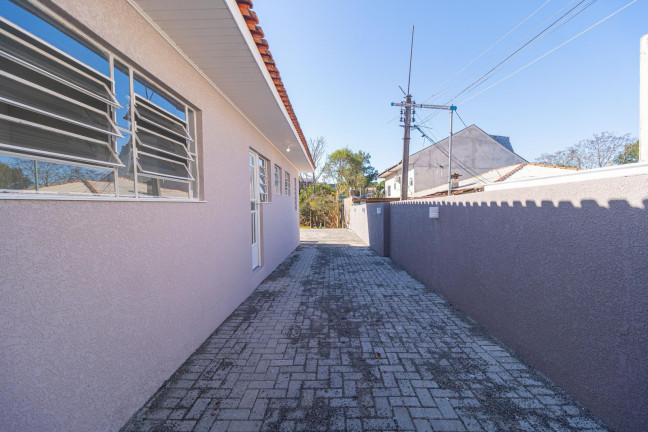 Imagem Casa com 3 Quartos para Alugar, 145 m² em Orleans - Curitiba Imagem Casa com 3 Quartos para Alugar, 145 m² em Orleans - Curitiba