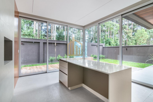 Imagem Casa com 3 Quartos à Venda, 300 m² em Santa Felicidade - Curitiba Imagem Casa com 3 Quartos à Venda, 300 m² em Santa Felicidade - Curitiba