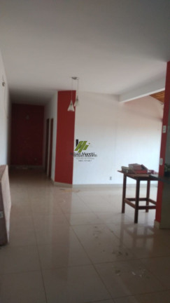 Imagem Casa com 3 Quartos à Venda, 360 m²