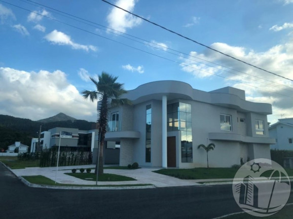 Casa com 3 Quartos à Venda, 240 m² em Santa Regina - Camboriú