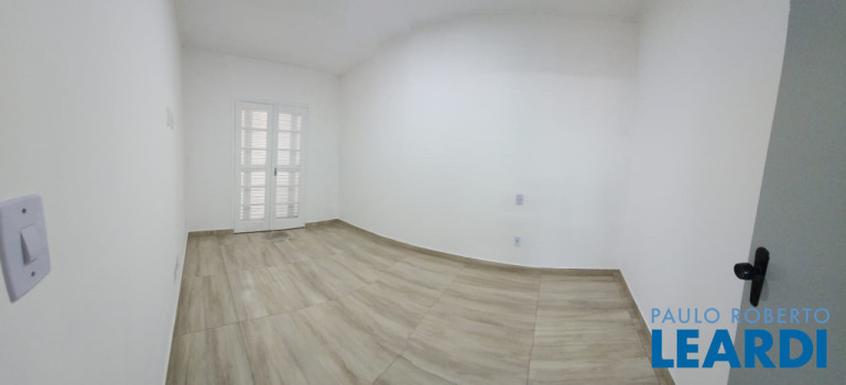 Imagem Casa com 3 Quartos à Venda, 264 m² em Vila Curuçá - Santo André Imagem Casa com 3 Quartos à Venda, 264 m² em Vila Curuçá - Santo André