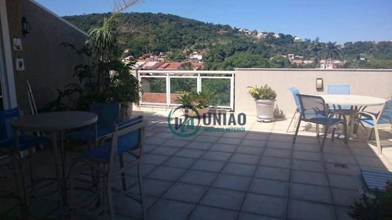 Imagem Cobertura com 4 Quartos à Venda, 200 m² em Piratininga - Niterói