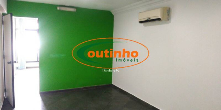 Imóvel Comercial à Venda, 25 m² em Vila Isabel - Rio De Janeiro