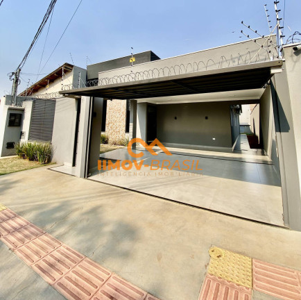 Casa com 3 Quartos à Venda, 250 m² em Leblon - Campo Grande