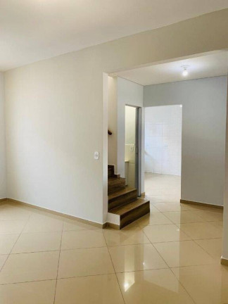 Imagem Sobrado com 2 Quartos à Venda, 140 m² em Jardim Gurilândia - Taubaté