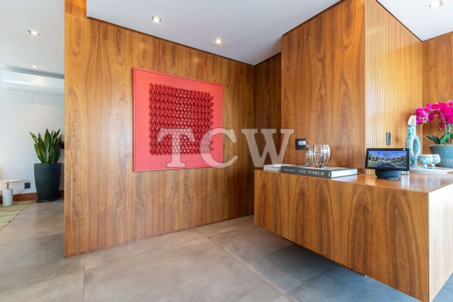 Apartamento com 3 Quartos à Venda, 210 m² em Moema - São Paulo