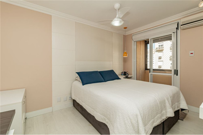 Imagem Imóvel com 3 Quartos à Venda, em Vila Ipiranga - Porto Alegre Imagem Imóvel com 3 Quartos à Venda, em Vila Ipiranga - Porto Alegre