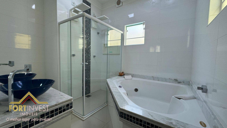 Imagem Imóvel com 3 Quartos à Venda, 157 m² em Caiçara - Praia Grande Imagem Imóvel com 3 Quartos à Venda, 157 m² em Caiçara - Praia Grande