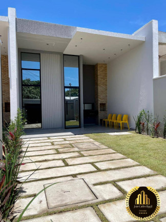 Casa com 3 Quartos à Venda,  em Precabura - Eusébio