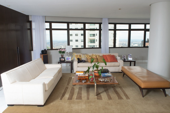 Imagem Imóvel com 3 Quartos à Venda, 587 m² em Belvedere - Belo Horizonte Imagem Imóvel com 3 Quartos à Venda, 587 m² em Belvedere - Belo Horizonte