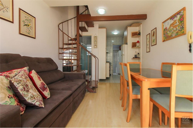 Imagem Casa com 3 Quartos à Venda, em Vila Nova - Porto Alegre Imagem Casa com 3 Quartos à Venda, em Vila Nova - Porto Alegre