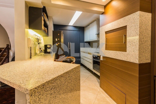 Imagem Imóvel com 4 Quartos à Venda, 199 m² em Boa Vista - Porto Alegre Imagem Imóvel com 4 Quartos à Venda, 199 m² em Boa Vista - Porto Alegre