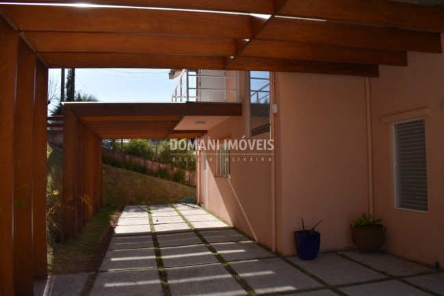 Imagem Casa com 4 Quartos à Venda, 450 m² em Região Do Alto Do Capivari - Campos Do Jordão Imagem Casa com 4 Quartos à Venda, 450 m² em Região Do Alto Do Capivari - Campos Do Jordão