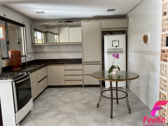 Imagem Casa com 6 Quartos à Venda, 220 m² em Campeche - Florianópolis Imagem Casa com 6 Quartos à Venda, 220 m² em Campeche - Florianópolis
