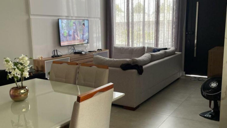 Imagem Imóvel com 3 Quartos à Venda, 220 m² Imagem Imóvel com 3 Quartos à Venda, 220 m²