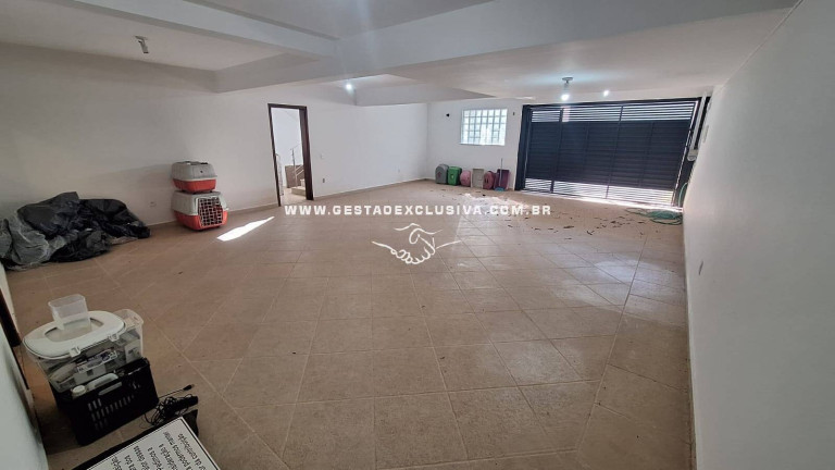 Casa com 4 Quartos à Venda, 274 m² em Itatiba