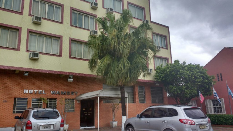 Imagem Imóvel Comercial à Venda, 1.200 m² em Navegantes - Porto Alegre