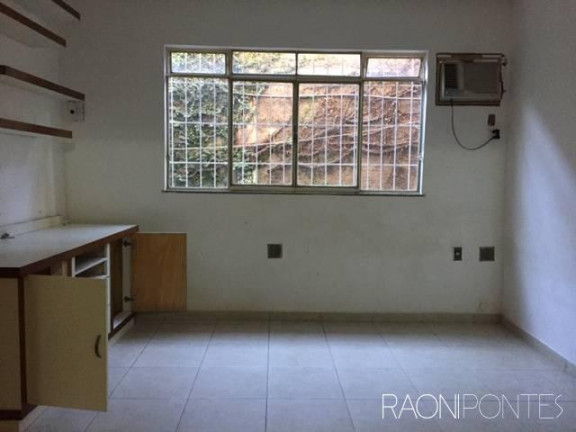Imagem Casa com 10 Quartos à Venda, 400 m² em Gradim - São Gonçalo Imagem Casa com 10 Quartos à Venda, 400 m² em Gradim - São Gonçalo