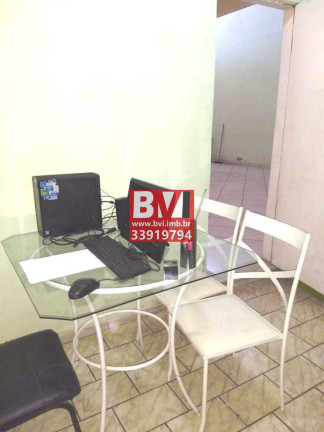 Imagem Casa com 3 Quartos à Venda, 340 m² em Ramos - Rio De Janeiro