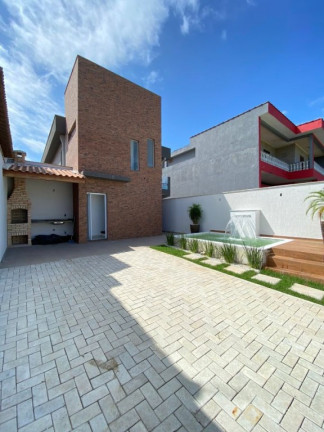 Imagem Casa com 3 Quartos à Venda, 93 m² em Jardim Regina - Itanhaem Imagem Casa com 3 Quartos à Venda, 93 m² em Jardim Regina - Itanhaem