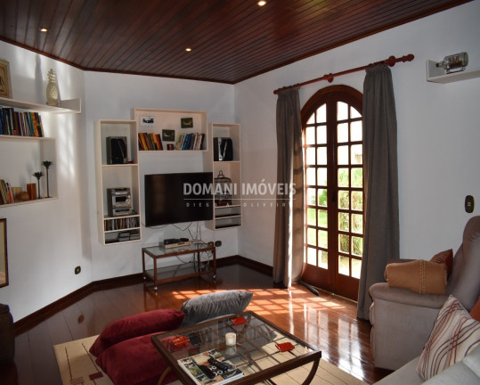 Imagem Casa com 4 Quartos à Venda, 530 m² em Região Do Alto Da Vila Inglesa - Campos Do Jordão Imagem Casa com 4 Quartos à Venda, 530 m² em Região Do Alto Da Vila Inglesa - Campos Do Jordão