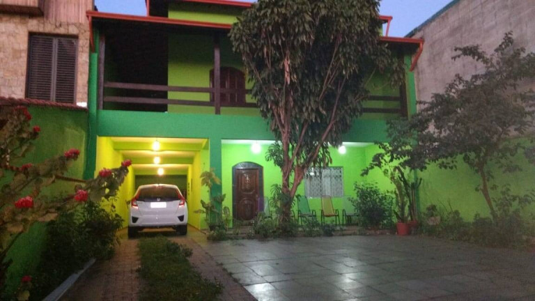 Sobrado com 5 Quartos à Venda, 300 m² em Vila Aquilino - Santo André