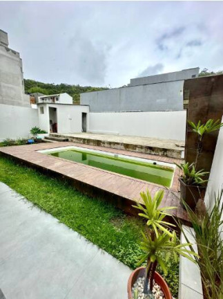 Imagem Casa com 3 Quartos à Venda, 300 m² em Centro - Balneário Camboriú Imagem Casa com 3 Quartos à Venda, 300 m² em Centro - Balneário Camboriú