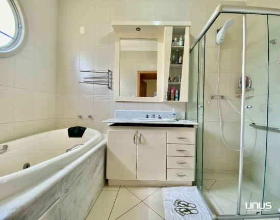 Imagem Casa com 6 Quartos à Venda, 500 m² em Capoeiras - Florianópolis Imagem Casa com 6 Quartos à Venda, 500 m² em Capoeiras - Florianópolis