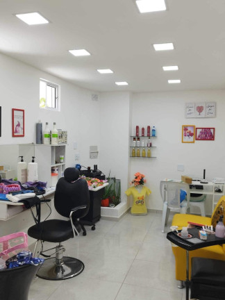 Imagem Casa com 3 Quartos à Venda, 300 m²