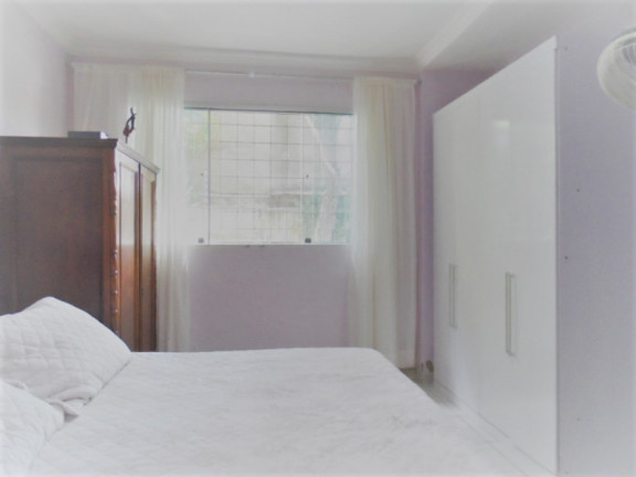 Imagem Casa com 5 Quartos à Venda, 220 m² Imagem Casa com 5 Quartos à Venda, 220 m²