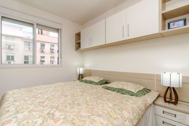 Imagem Imóvel com 2 Quartos à Venda, 56 m² em Cavalhada - Porto Alegre Imagem Imóvel com 2 Quartos à Venda, 56 m² em Cavalhada - Porto Alegre