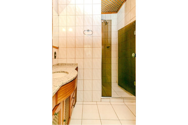 Imagem Casa com 3 Quartos à Venda, 243 m² em Menino Deus - Porto Alegre Imagem Casa com 3 Quartos à Venda, 243 m² em Menino Deus - Porto Alegre