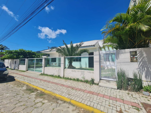 Casa com 3 Quartos à Venda, 385 m² em Perequê - Porto Belo