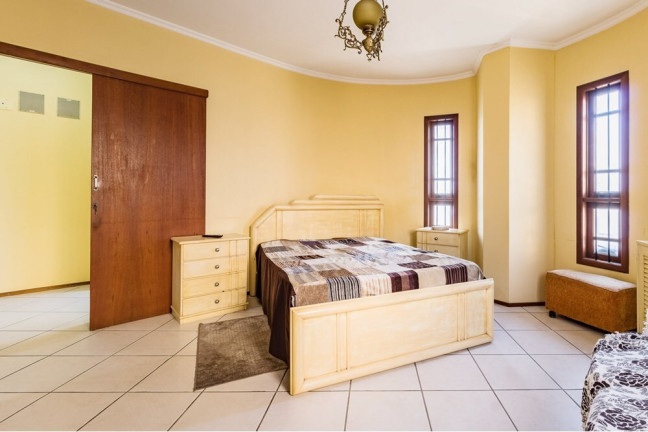 Imagem Casa com 4 Quartos à Venda, 395 m² em Jardim Planalto - Porto Alegre Imagem Casa com 4 Quartos à Venda, 395 m² em Jardim Planalto - Porto Alegre