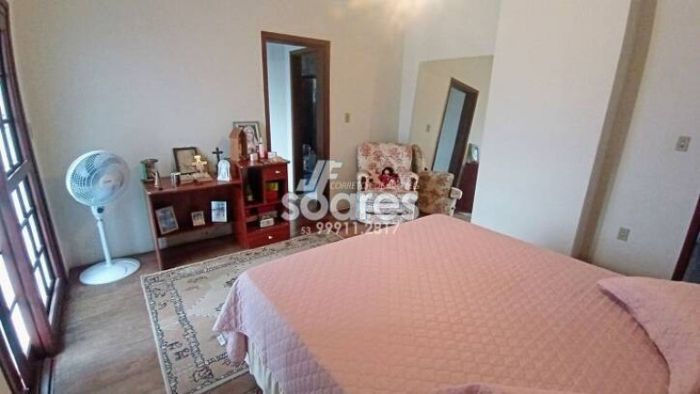 Imagem Sobrado com 5 Quartos à Venda, 309 m² em Centro - Pelotas