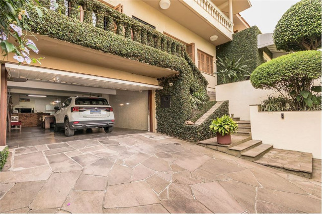 Imagem Casa com 4 Quartos à Venda, em Três Figueiras - Porto Alegre Imagem Casa com 4 Quartos à Venda, em Três Figueiras - Porto Alegre