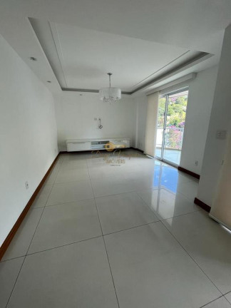 Imagem Apartamento com 3 Quartos à Venda, 181 m² em Várzea - Teresópolis