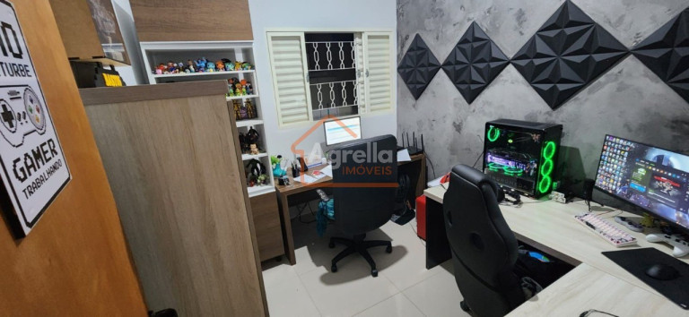 Imagem Casa com 2 Quartos à Venda, 140 m² em Jardim Cristina - Mogi Guaçu Imagem Casa com 2 Quartos à Venda, 140 m² em Jardim Cristina - Mogi Guaçu