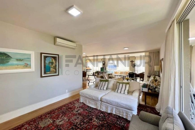 Imagem Imóvel com 4 Quartos à Venda, 310 m² em Jardim Europa - São Paulo Imagem Imóvel com 4 Quartos à Venda, 310 m² em Jardim Europa - São Paulo