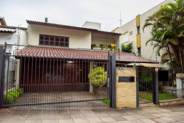 Imagem Casa com 4 Quartos à Venda, 352 m² em Petrópolis - Porto Alegre Imagem Casa com 4 Quartos à Venda, 352 m² em Petrópolis - Porto Alegre
