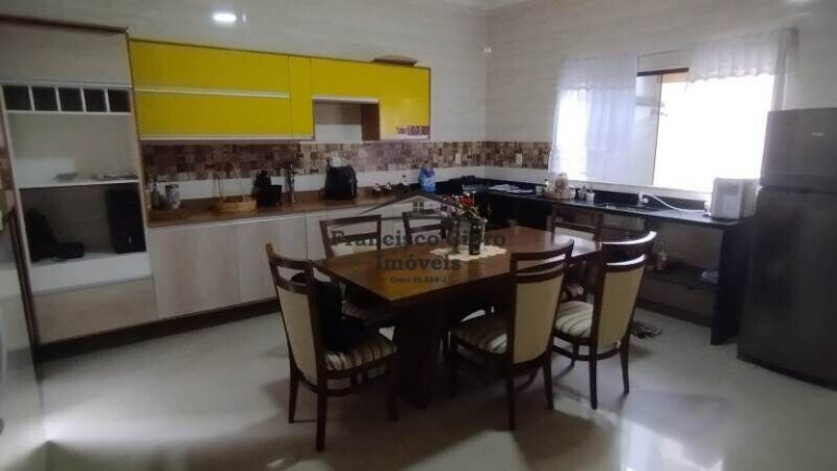 Imagem Sobrado com 2 Quartos à Venda, 205 m² em Vila Roma - Roseira Imagem Sobrado com 2 Quartos à Venda, 205 m² em Vila Roma - Roseira