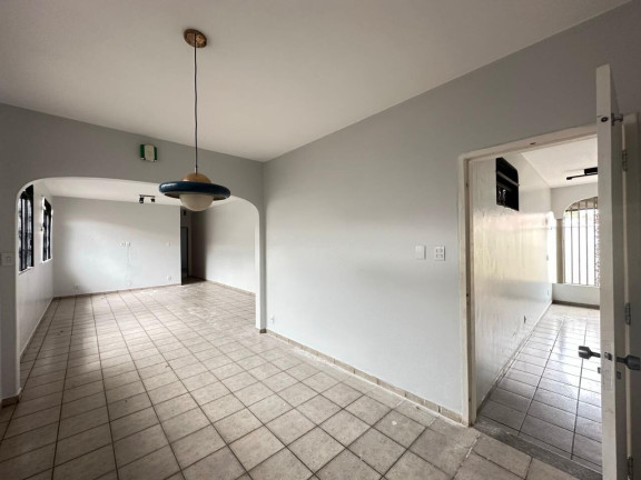 Imagem Casa com 3 Quartos à Venda, 373 m² em Setor Central - Goiânia Imagem Casa com 3 Quartos à Venda, 373 m² em Setor Central - Goiânia
