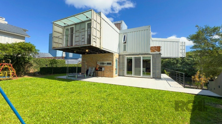 Imagem Casa com 3 Quartos à Venda, 333 m² em Teresópolis - Porto Alegre Imagem Casa com 3 Quartos à Venda, 333 m² em Teresópolis - Porto Alegre