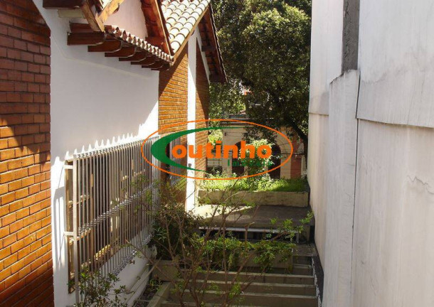 Imagem Casa com 3 Quartos à Venda, 380 m² em Maracanã - Rio De Janeiro Imagem Casa com 3 Quartos à Venda, 380 m² em Maracanã - Rio De Janeiro