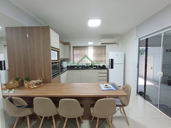 Imagem Casa com 3 Quartos à Venda, 360 m² em Centro - Balneário Barra Do Sul