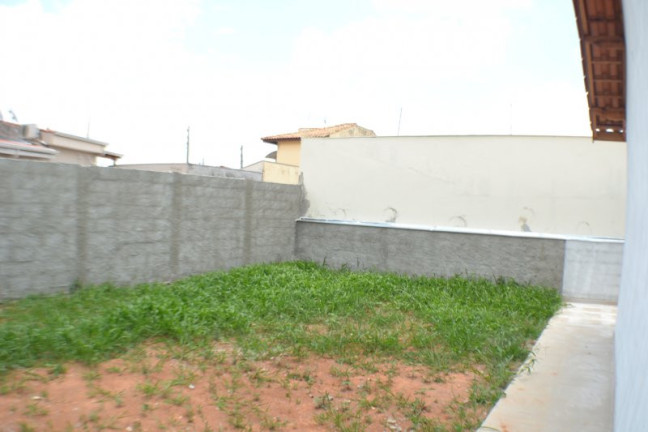 Imagem Casa com 3 Quartos à Venda, 135 m² em Santo Antônio - Itatiba