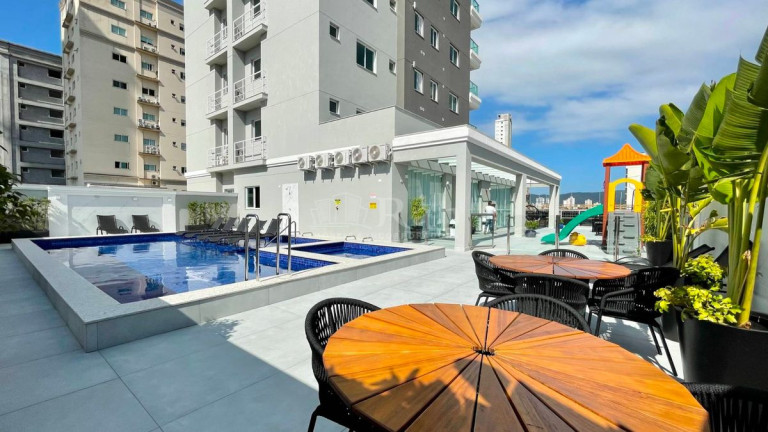 Apartamento com 2 Quartos à Venda, 93 m² em Meia Praia - Itapema