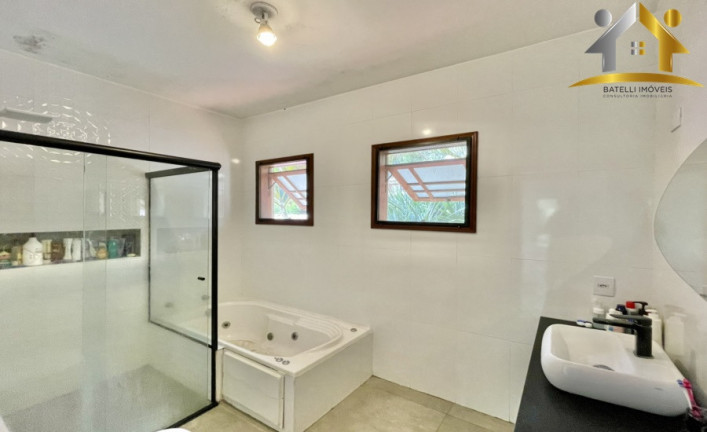 Imagem Casa com 3 Quartos à Venda, 233 m² em Granja Viana - Carapicuíba Imagem Casa com 3 Quartos à Venda, 233 m² em Granja Viana - Carapicuíba