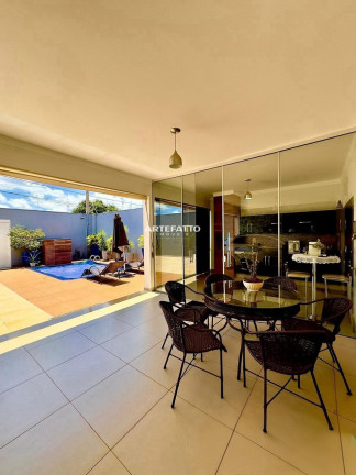 Imagem Casa com 2 Quartos à Venda, 250 m² Imagem Casa com 2 Quartos à Venda, 250 m²